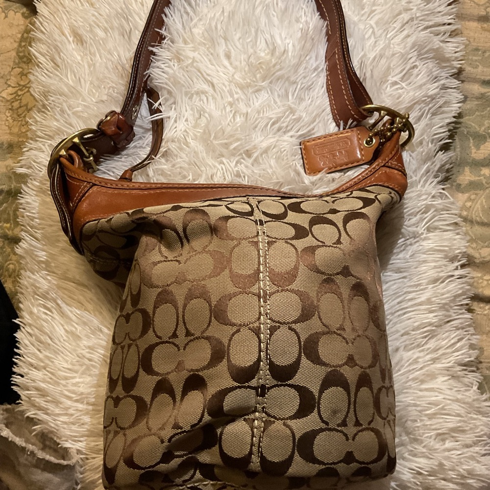 Coach Brown and Tan Signature Shoulder Bag - Picture 4 of 11